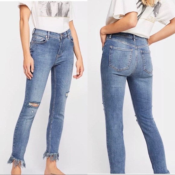 We the Free Light Wash High Rise Distressed Knees and Frayed Hem Skinny … - Picture 2 of 14